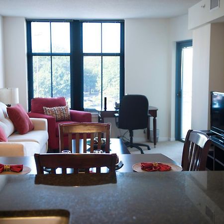 Crystal Quarters Corporate Housing At The Gramercy アーリントン 部屋 写真